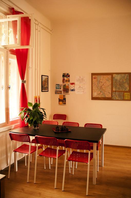 2Night Hostel Budapest Exterior foto